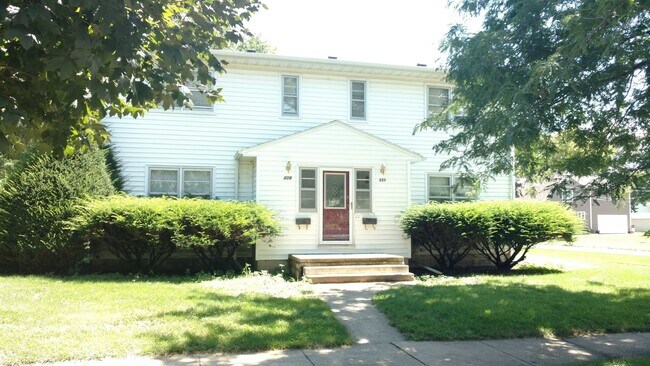 Primary Photo - 222 Walnut St