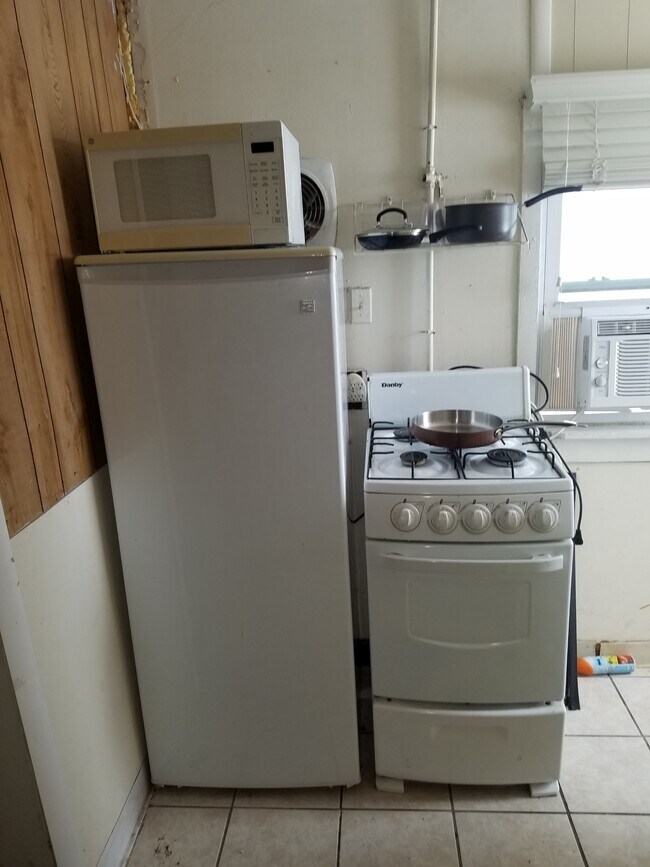 Kitchen Area - 308 11th St