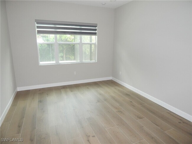 Building Photo - 11331 Jacaranda Dr