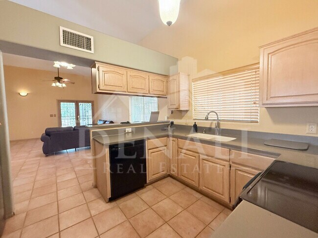 Building Photo - 1221 E Cholla St