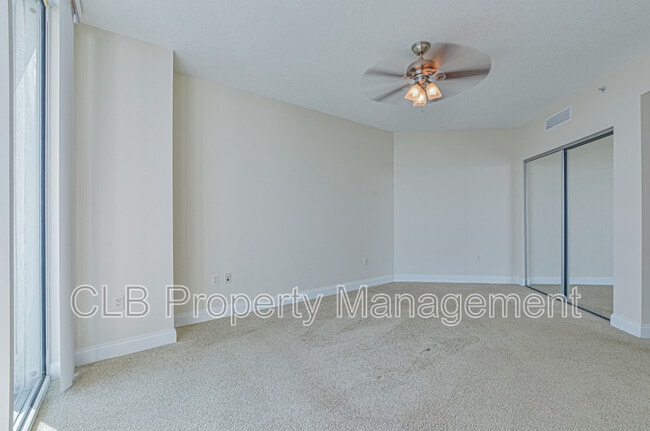 Building Photo - 241 Riverside Dr