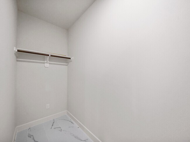 Building Photo - 1518 Colonial Gorge Dr