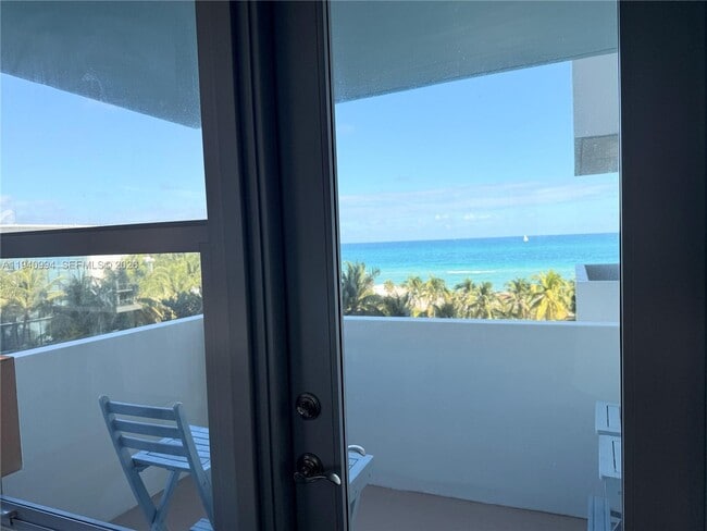 Building Photo - 2899 Collins Ave