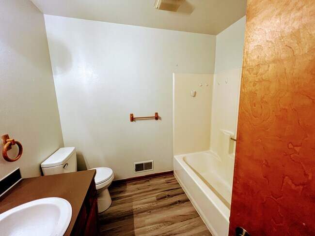 Bathroom - 2619 Kragspough Ct