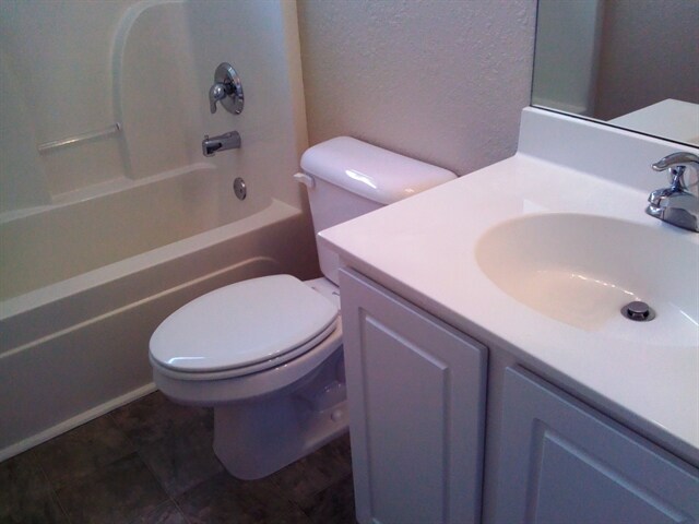 Building Photo - 645 College Park Cir