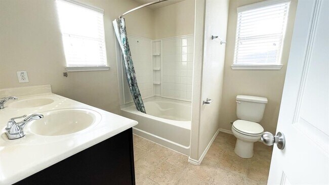 Building Photo - 8823 Summerset Meadow Ct