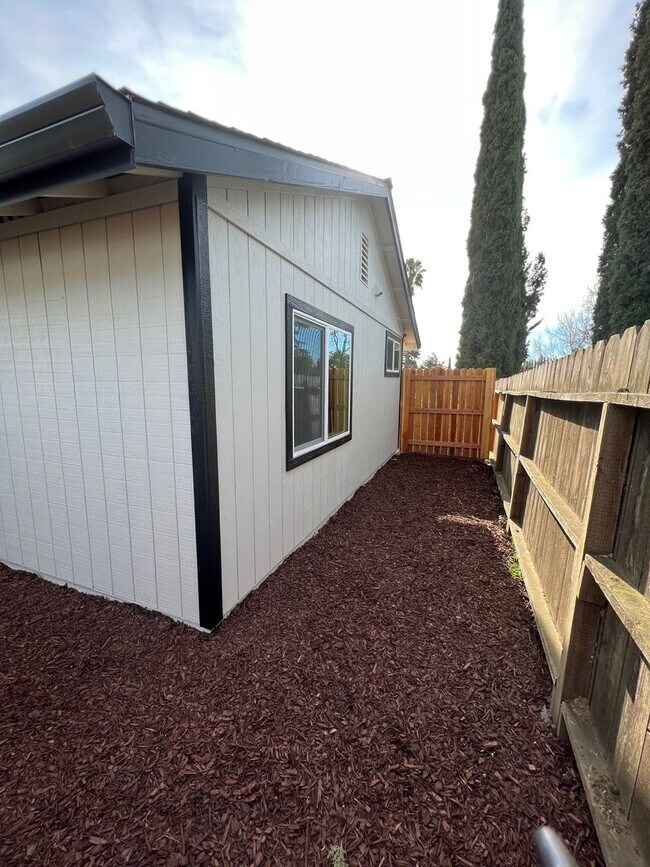 Building Photo - NEW BUILD! Beautifully designed mini home ...