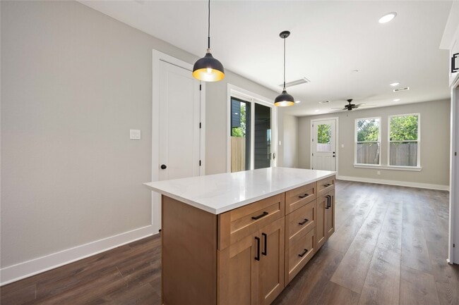 Building Photo - 8006 Sunbury St