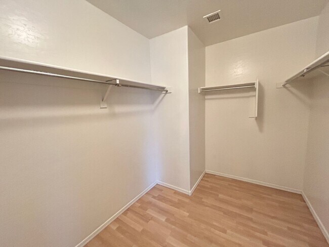 Building Photo - 9598 N 82nd Ln