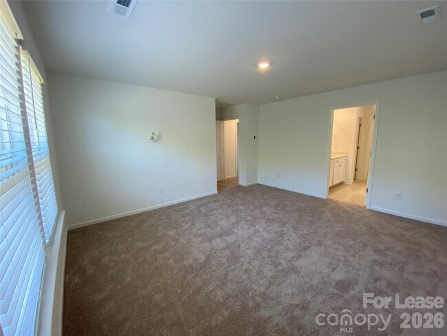 Building Photo - 14057 Lake Home Ln