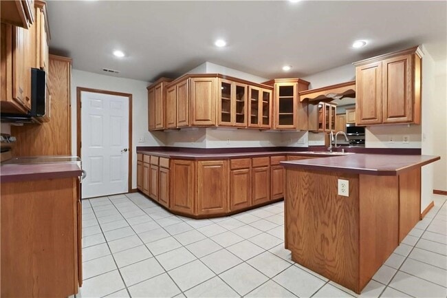 Building Photo - 2915 E Sterling Ct