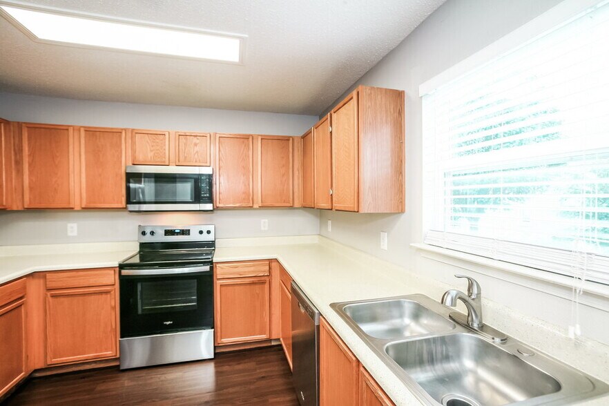 Building Photo - 9913 Boysenberry Dr