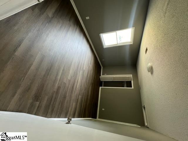 Building Photo - 18 Lake Dr