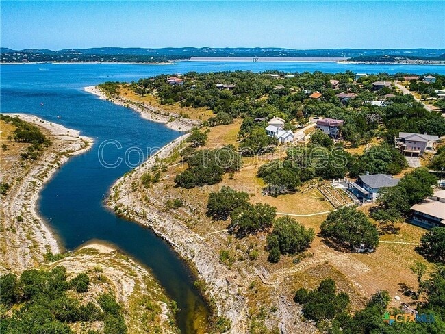 Building Photo - 321 Village View Dr