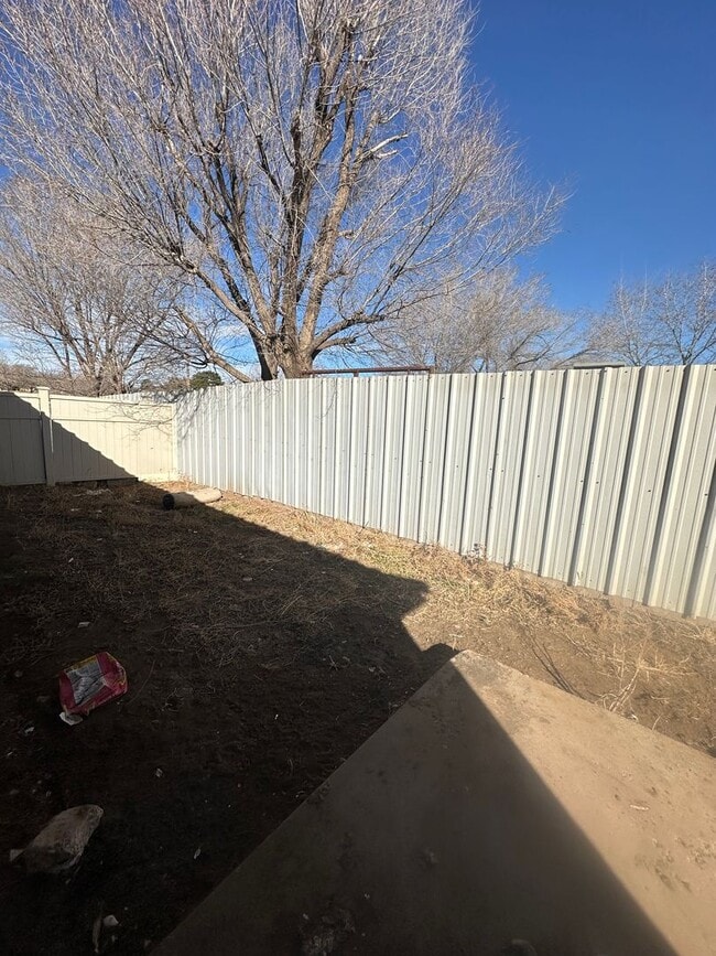 Building Photo - 301 N Louisiana St