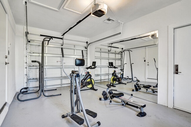 Building Photo - 1299 SW 9th St