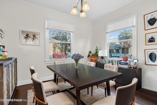 Building Photo - 1903 Dewey Pl