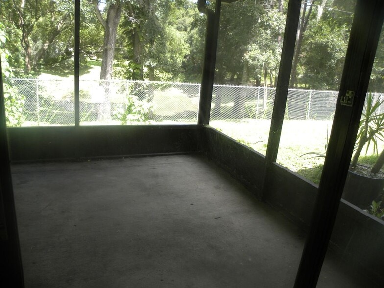 Building Photo - 4966 Sanoma Village