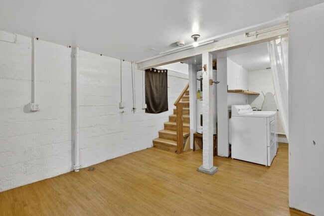 Building Photo - 924 N Mason St