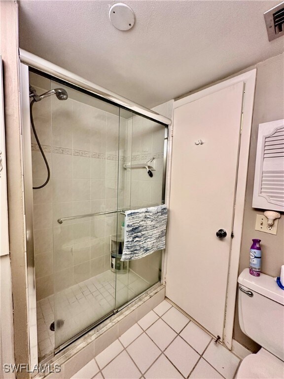 Building Photo - 555 Park Shore Dr