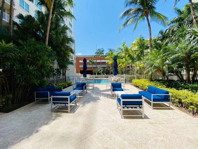Building Photo - Spacious 2-bedroom apartment in full servi...