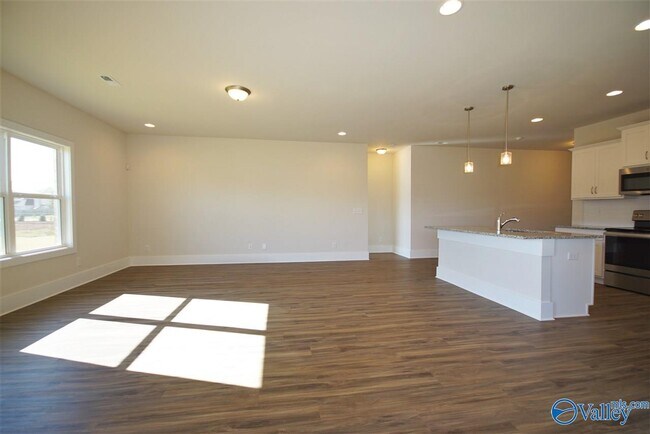 Building Photo - 104 Williams Pointe Boulevard SW