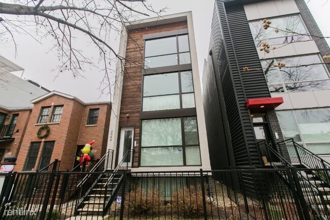 Primary Photo - 2059 N Mozart St