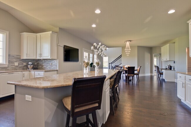 Building Photo - 8 Turnbury Ct