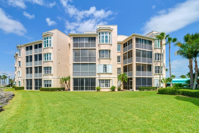 Building Photo - 5799 NE Island Cove Way