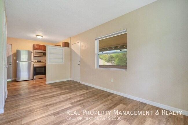 Building Photo - 2183 Crandon Ave