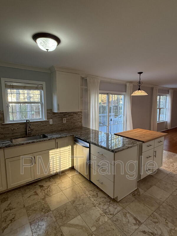 Building Photo - 8305 Hobhouse Cir