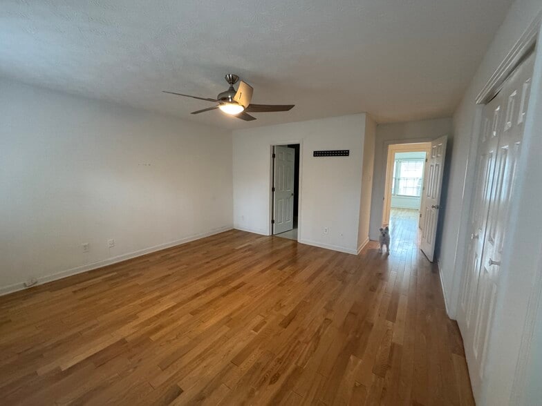 Building Photo - 1112 Greywood Dr