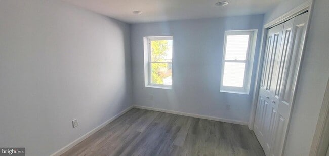 Primary Photo - 305 W York St