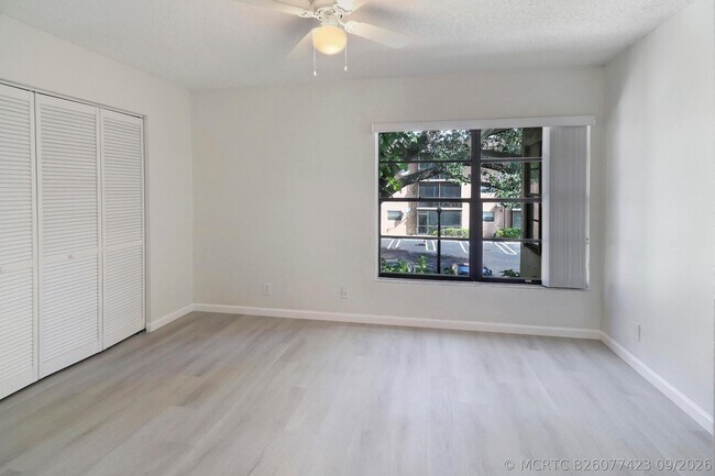 Building Photo - 2590 Coral Springs Dr