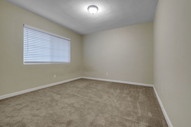 Building Photo - Charming 4 Bedroom / 3 Bathroom house in the lovely neighborhood of Lake View Terrace