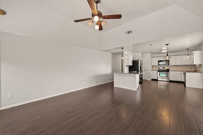 Building Photo - 22619 Old Church Ln