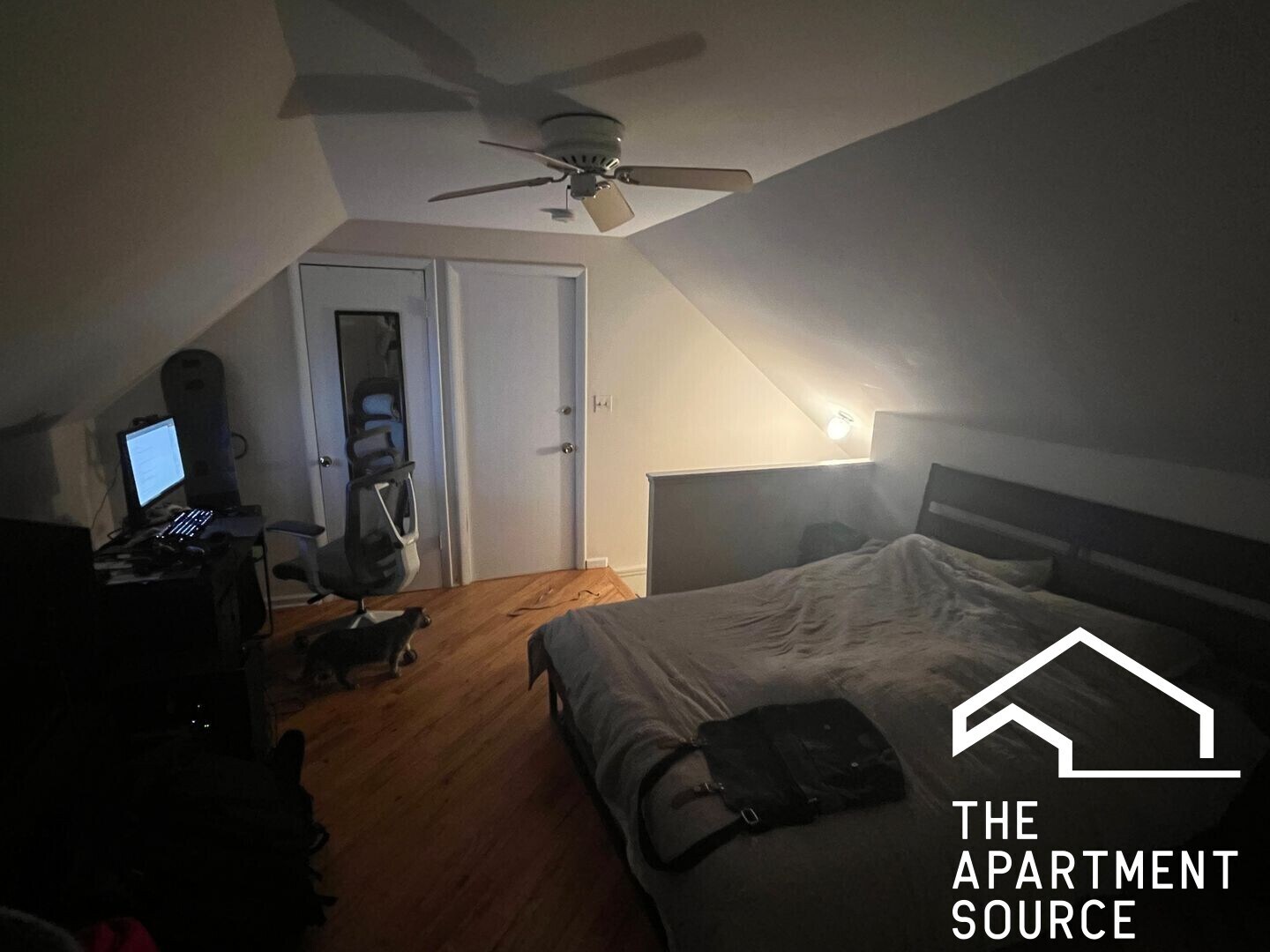 Building Photo - 3037 N Southport Ave