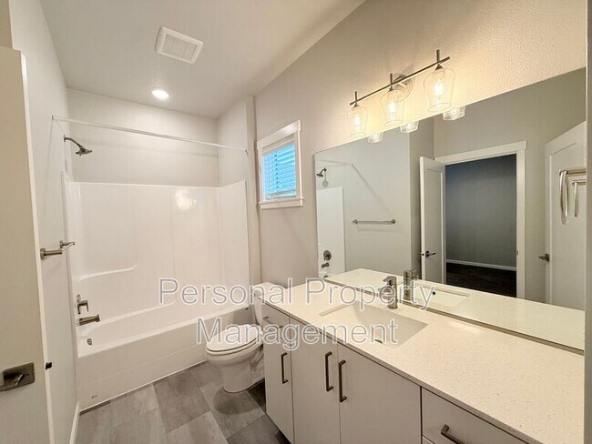 Building Photo - 16332 NE 21st St