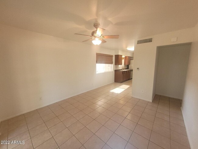 Building Photo - 6401 E Parkview Dr