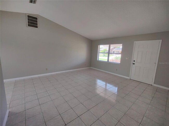 Building Photo - 759 Maderia Ct