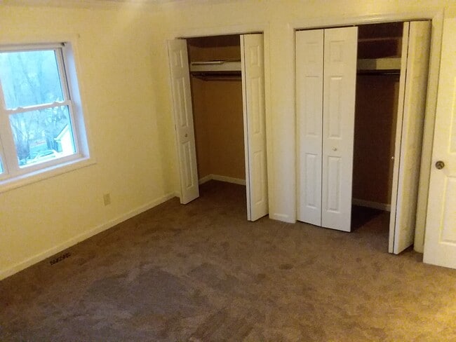 Building Photo - 445 Harner St