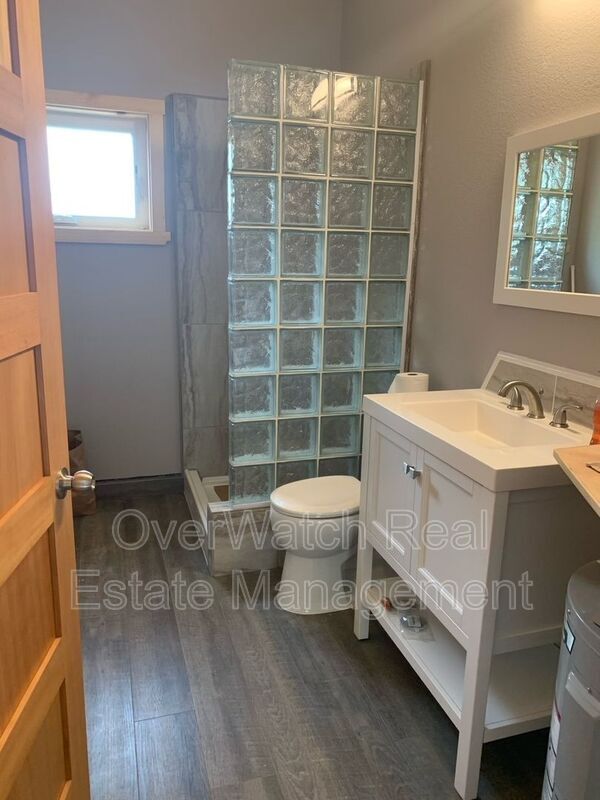 Building Photo - 1047 S Wolf Rd