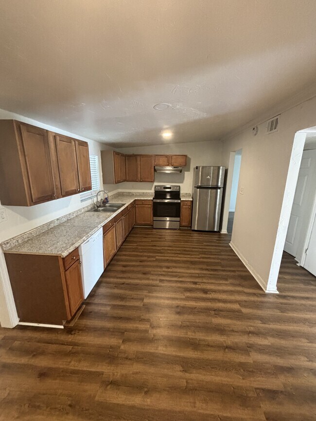 Building Photo - 2219 Belle Vue Way