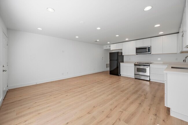 Building Photo - 234 Westheimer Rd