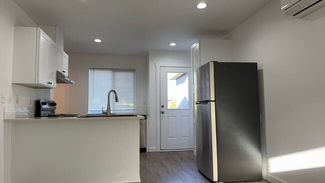 Building Photo - 815 SW 8th St