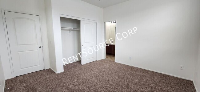 Building Photo - 3215 Tumbleweed Ave
