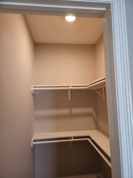 Building Photo - 1901 Harrison St