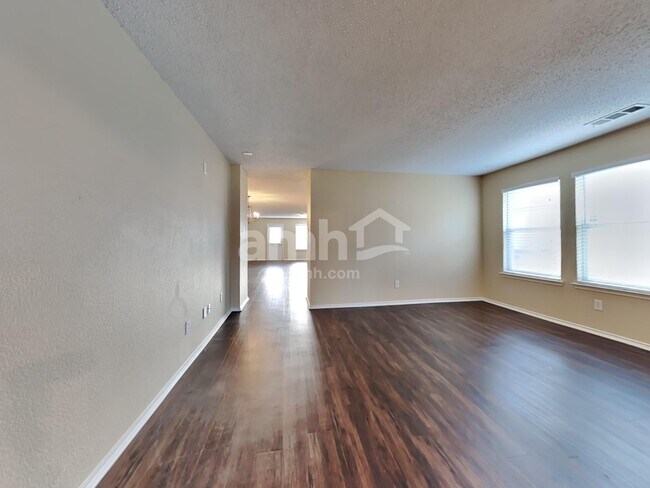 Building Photo - 115 Clover Leaf Ln