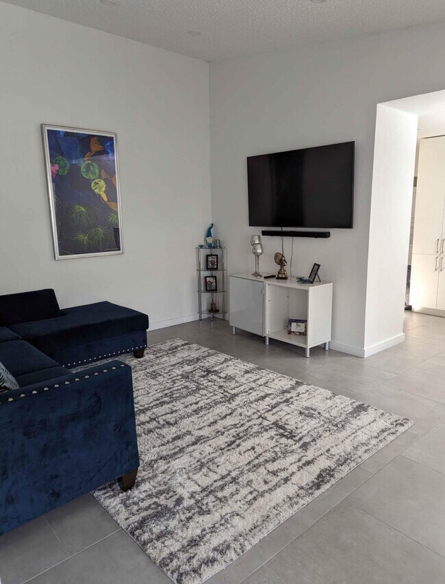 Building Photo - 1504 Waterview Cir