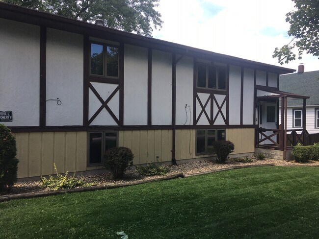 Building Photo - 157 N West St